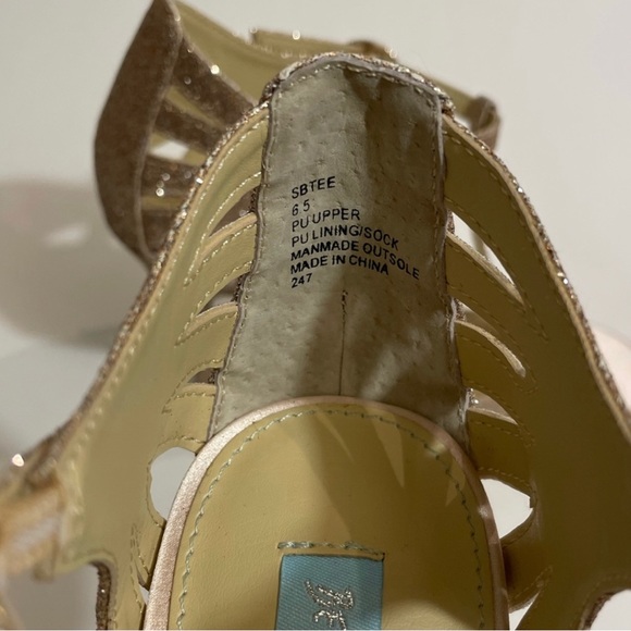 Betsey Johnson Good Sparkly dress stilettos, brand new never worn - Picture 6 of 7